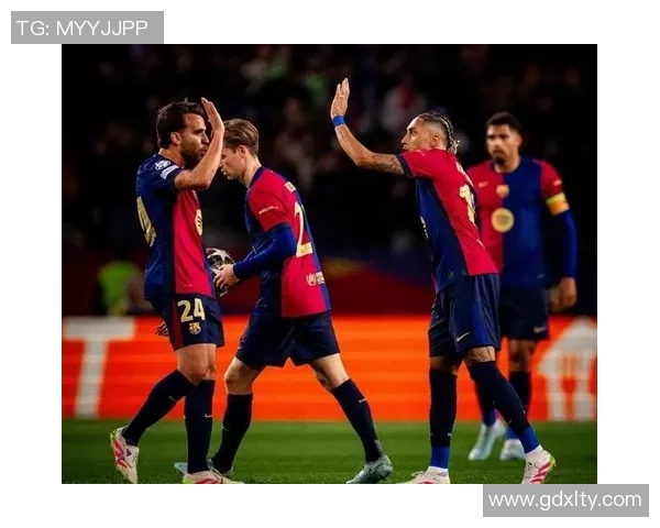 当足球巨星深情拥抱自己那一刻心中的力量与荣耀瞬间爆发